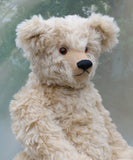 The Big Rabbie Teddy Bear pattern makes a large, classical, traditional mohair Barbara-Ann Bear about 21.5 inches (55cm) tall. The Big Rabbie pattern is for a very elegant centre seam bear in a similar style to the first teddy bears in the early part of the 20th Century