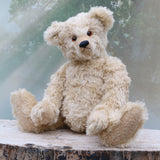 The Big Rabbie Teddy Bear pattern makes a large, classical, traditional mohair Barbara-Ann Bear about 21.5 inches (55cm) tall. The Big Rabbie pattern is for a very elegant centre seam bear in a similar style to the first teddy bears in the early part of the 20th Century